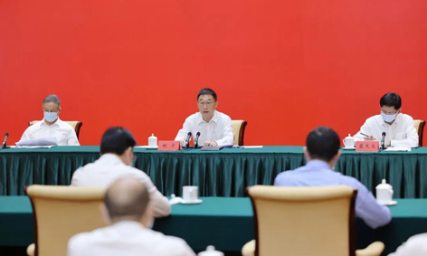 自治區(qū)黨委召開學習貫徹習近平總書記在慶祝中國共產主義青年團成立100周年大會上的重要講話精神座談會