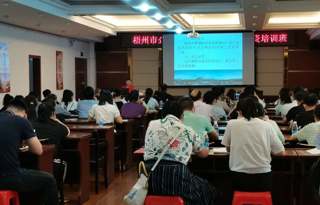 模擬課堂的“沉浸式”學(xué)習(xí)，讓學(xué)員大呼過癮