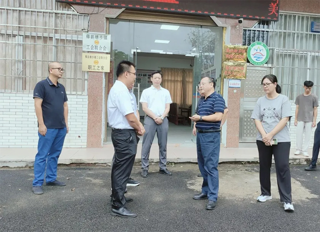 市總工會(huì)調(diào)研組到縣（市、區(qū)） 開展基層工會(huì)組織建設(shè)工作調(diào)研