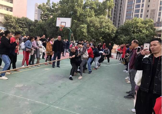 龍圩區(qū)總工會(huì)開(kāi)展“慶元旦、迎春節(jié)”職工趣味體育活動(dòng)
