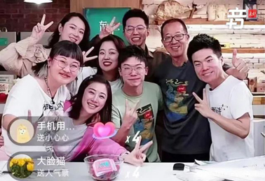 打工新鮮事丨一邊“上課”，一邊“賣大米”，被他的直播語錄圈粉了~