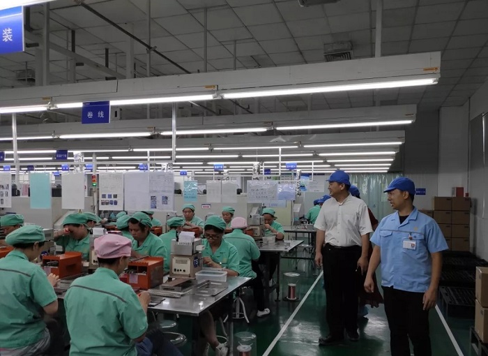 龍圩區(qū)總工會(huì)深入企業(yè)開(kāi)展走訪(fǎng)調(diào)研